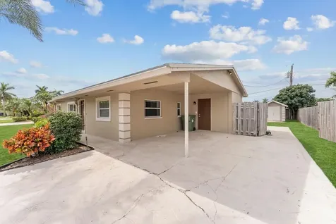 425 Palo Alto Drive Palm Springs FL 33461