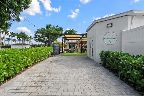 11863 Wimbledon Circle Wellington FL 33414