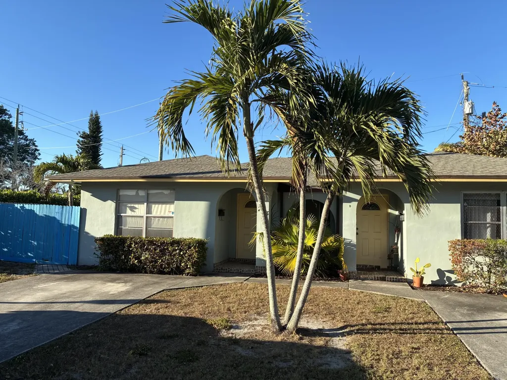 233 W Pine Terrace West Palm Beach FL 33405