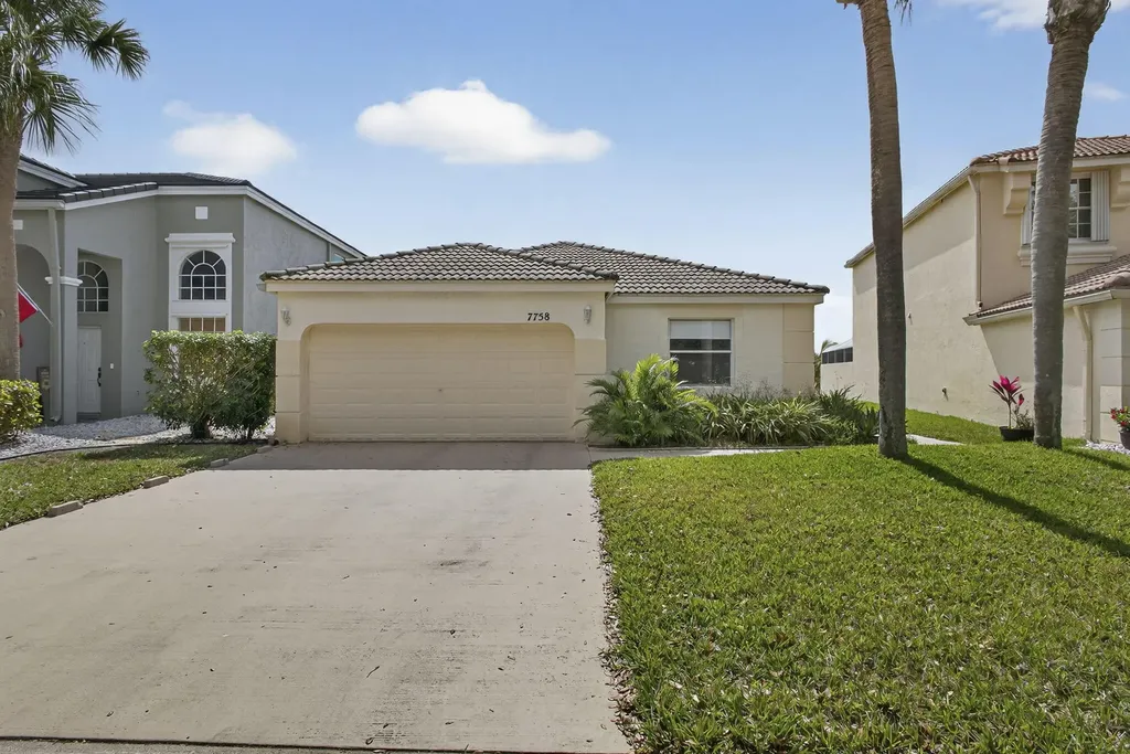 7758 Oak Grove Circle Lake Worth FL 33467