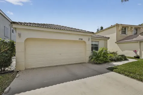 7758 Oak Grove Circle Lake Worth FL 33467