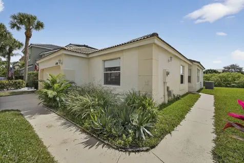 7758 Oak Grove Circle Lake Worth FL 33467