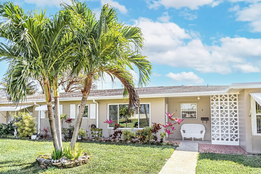 310 Main Boulevard Boynton Beach FL 33435