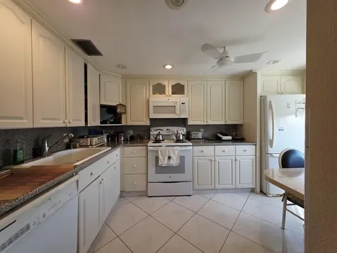 4037 Guildford C Boca Raton FL 33434