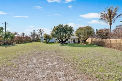 1385 Ne Hilltop Street Jensen Beach FL 34957