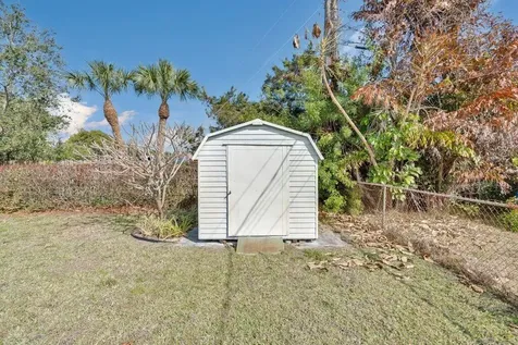 1385 Ne Hilltop Street Jensen Beach FL 34957