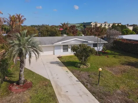 1385 Ne Hilltop Street Jensen Beach FL 34957