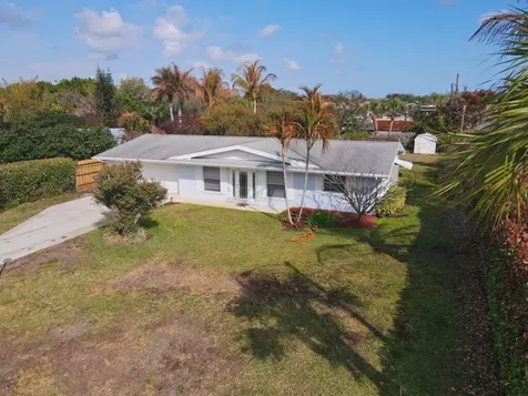 1385 Ne Hilltop Street Jensen Beach FL 34957