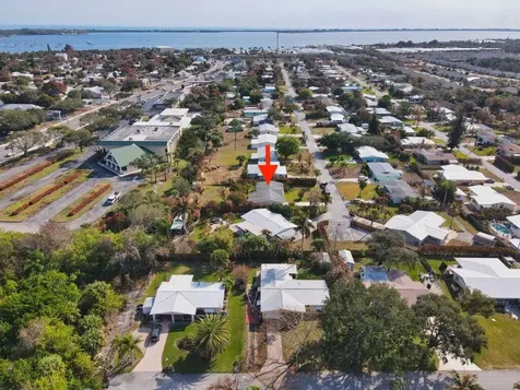 1385 Ne Hilltop Street Jensen Beach FL 34957