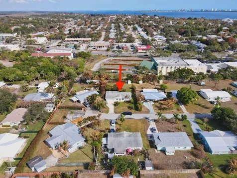 1385 Ne Hilltop Street Jensen Beach FL 34957