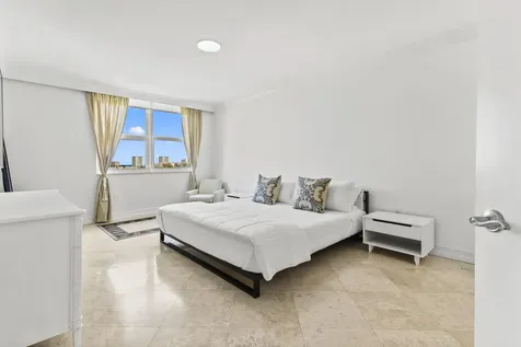 99 Se Mizner Boulevard Boca Raton FL 33432