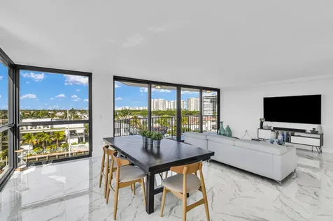 899 Jeffery Street Boca Raton FL 33487