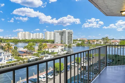899 Jeffery Street Boca Raton FL 33487