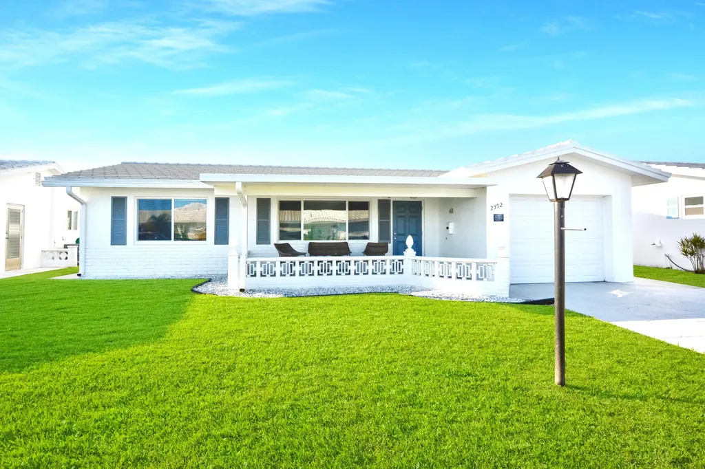 2392 Sw 11th Avenue Boynton Beach FL 33426