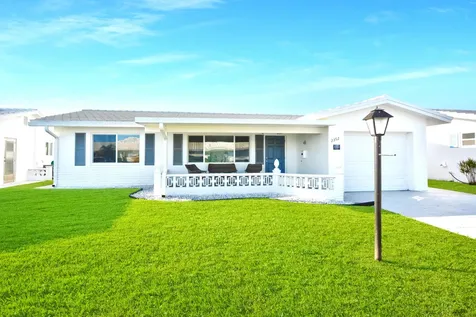 2392 Sw 11th Avenue Boynton Beach FL 33426