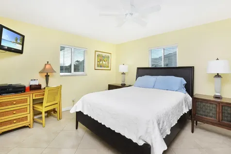 2392 Sw 11th Avenue Boynton Beach FL 33426