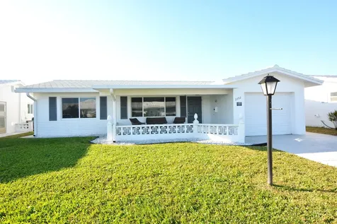 2392 Sw 11th Avenue Boynton Beach FL 33426