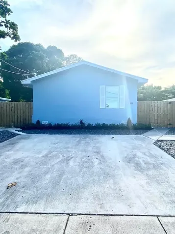610 SE 2nd Avenue Delray Beach FL 33483