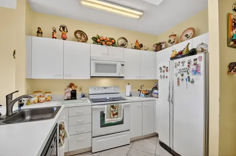 6049 Strawberry Lakes Circle Lake Worth FL 33463