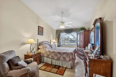6049 Strawberry Lakes Circle Lake Worth FL 33463