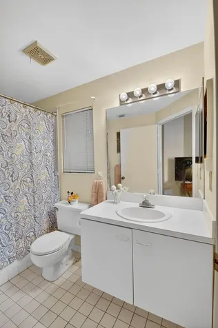 6049 Strawberry Lakes Circle Lake Worth FL 33463