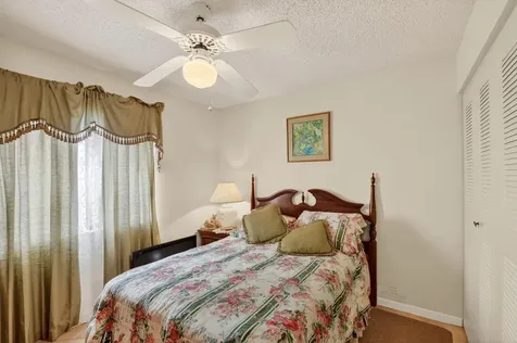6049 Strawberry Lakes Circle Lake Worth FL 33463