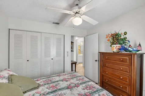 6049 Strawberry Lakes Circle Lake Worth FL 33463