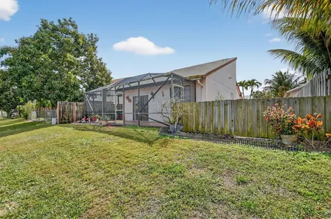6049 Strawberry Lakes Circle Lake Worth FL 33463