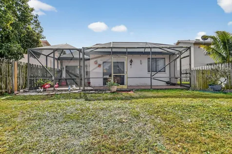 6049 Strawberry Lakes Circle Lake Worth FL 33463