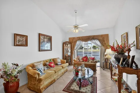 6049 Strawberry Lakes Circle Lake Worth FL 33463
