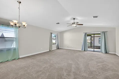 7 Aragon Lane Port Saint Lucie FL 34952