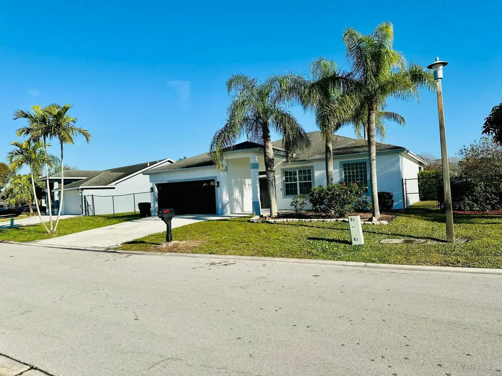 1196 Hatteras Circle Greenacres FL 33413