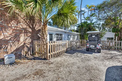 825 NE 6th Avenue Delray Beach FL 33483