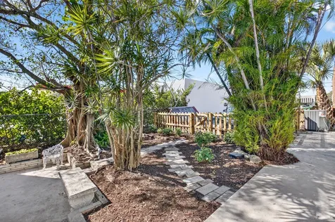 825 NE 6th Avenue Delray Beach FL 33483