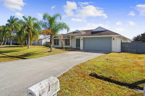 990 Sw Versailles Avenue Port Saint Lucie FL 34953