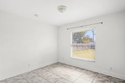 990 Sw Versailles Avenue Port Saint Lucie FL 34953