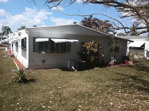 201 Cam Del Rio Port Saint Lucie FL 34952