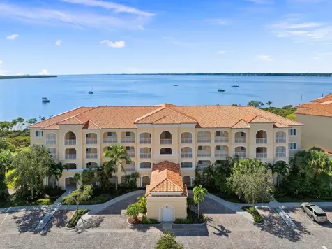 27 Harbour Isle Drive Hutchinson Island FL 34949
