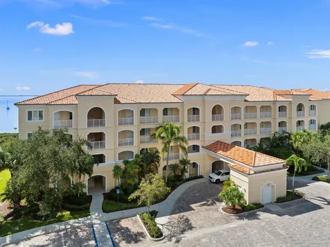 27 Harbour Isle Drive Hutchinson Island FL 34949