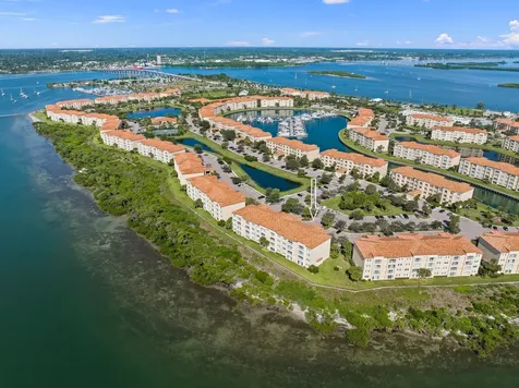 27 Harbour Isle Drive Hutchinson Island FL 34949