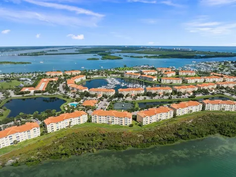 27 Harbour Isle Drive Hutchinson Island FL 34949