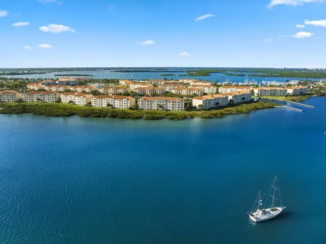 27 Harbour Isle Drive Hutchinson Island FL 34949