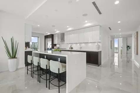 475 E Royal Palm Road Boca Raton FL 33432