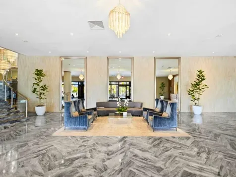 5401 Collins Avenue Miami Beach FL 33140
