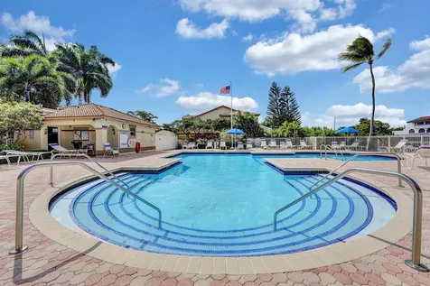 6555 Via Regina Boca Raton FL 33433