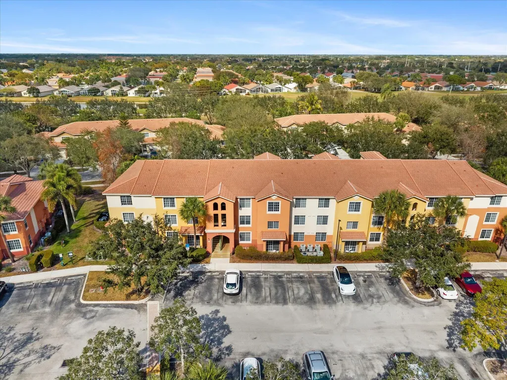 6769 Heritage Grande Boynton Beach FL 33437