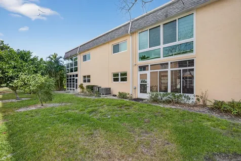 2950 SE Ocean Boulevard Boulevard Stuart FL 34996