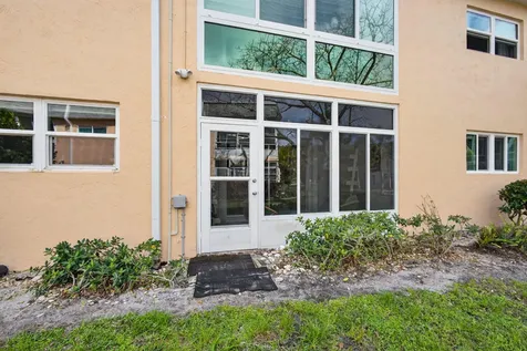 2950 SE Ocean Boulevard Boulevard Stuart FL 34996