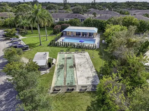 2950 SE Ocean Boulevard Boulevard Stuart FL 34996