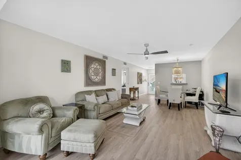 2950 SE Ocean Boulevard Boulevard Stuart FL 34996